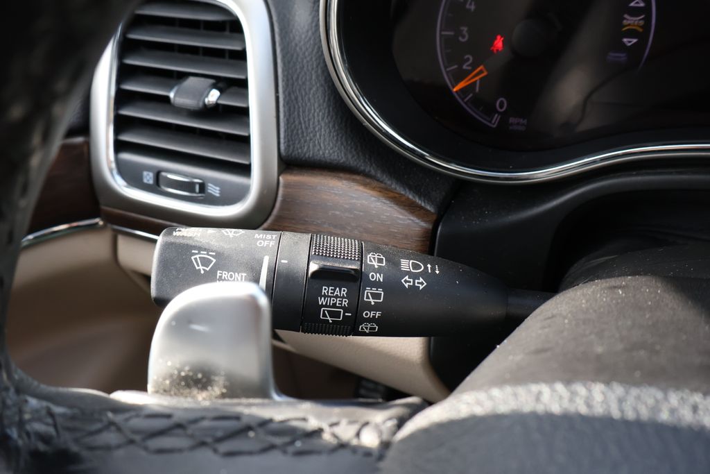 2016 Jeep Grand Cherokee Limited Edition 21