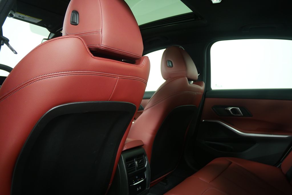 Thumbnail: 2025 BMW 3 Series - 16