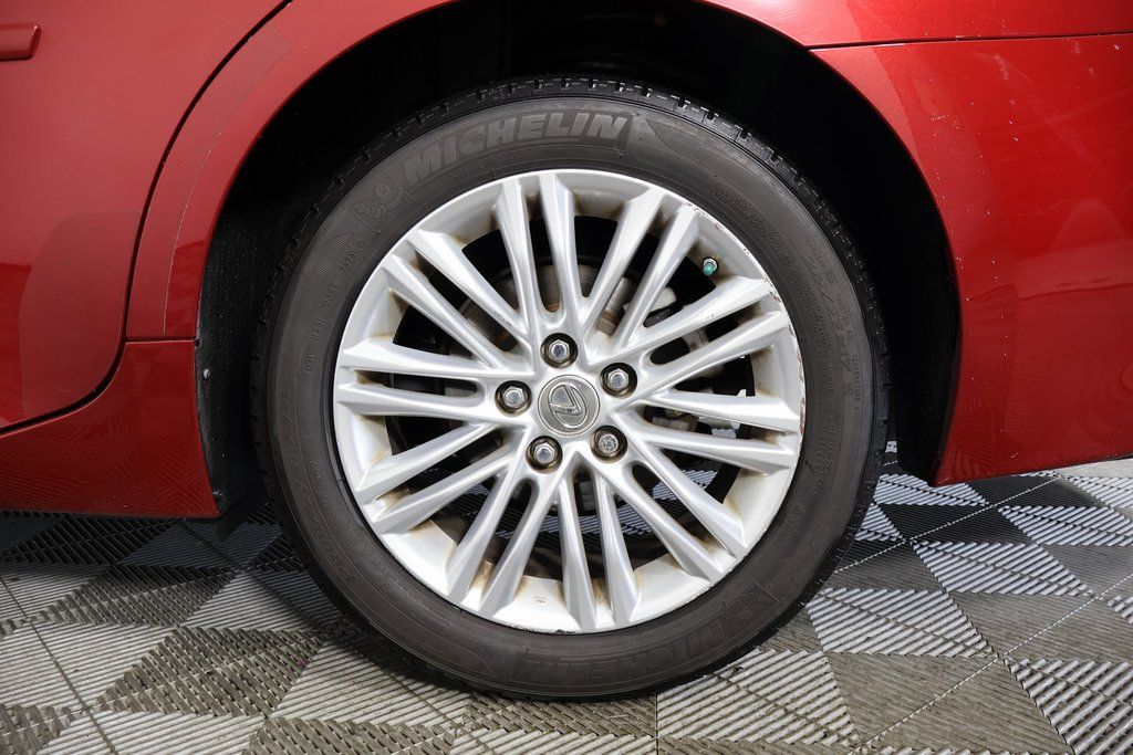 Thumbnail: 2013 Lexus ES - 14