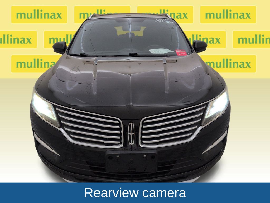 Used 2017 Black Lincoln Premiere image 13
