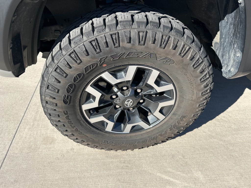 2023 Toyota Tacoma TRD Off-Road 12