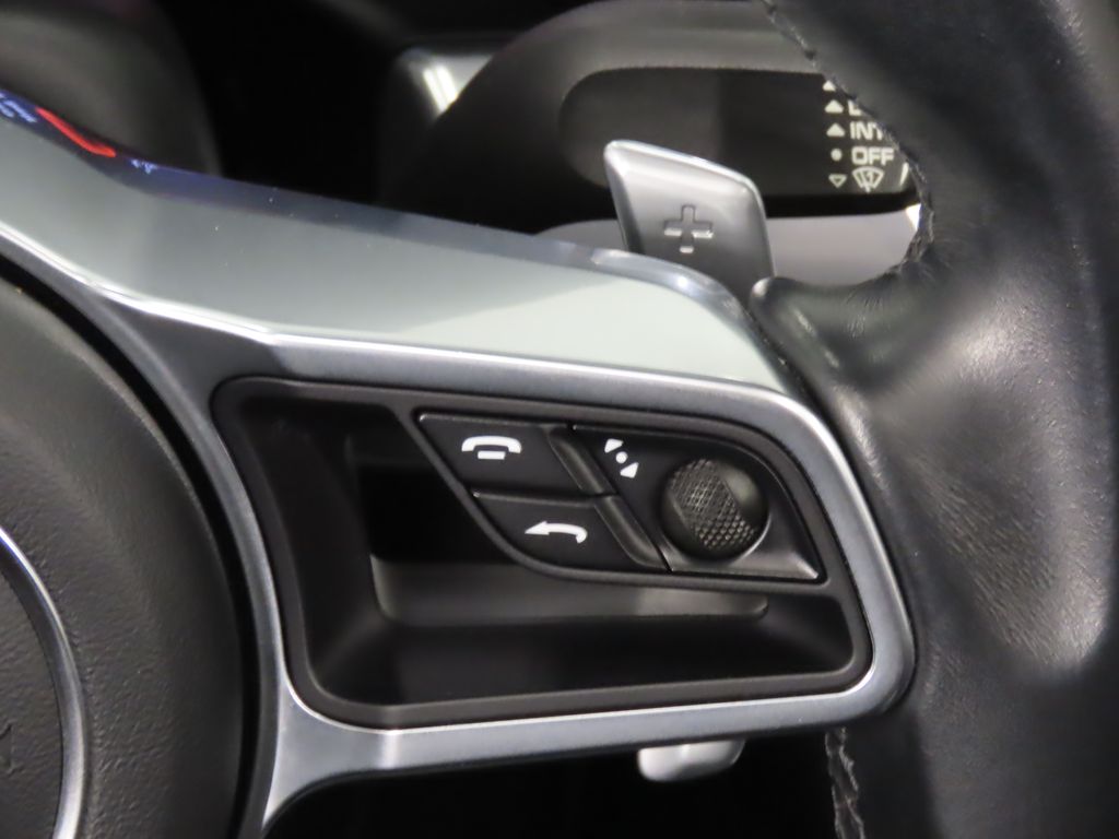 Thumbnail: 2018 Porsche 911 - 29