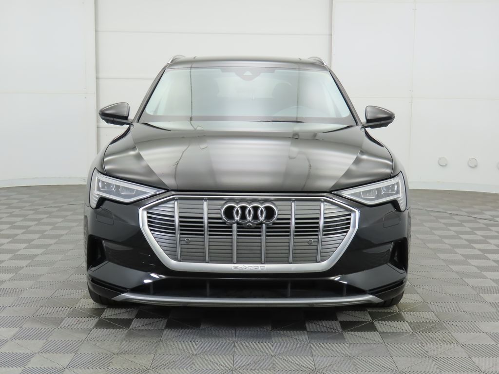 2022 Audi e-tron Premium Plus 2