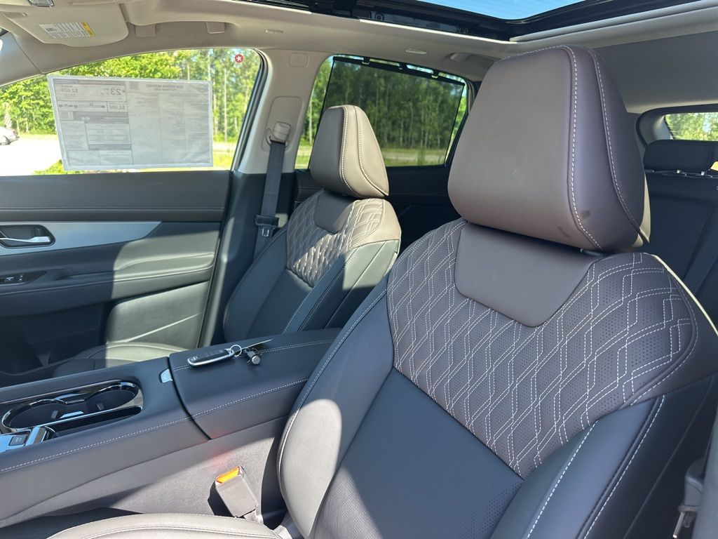 2025 Champagne Silver Metallic Nissan Murano Platinum AWD SUV