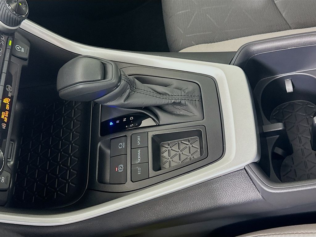 Thumbnail: 2025 Toyota RAV4 - 17