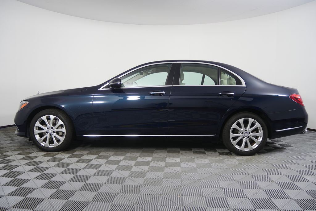 Thumbnail: 2017 Mercedes-Benz E-Class - 6