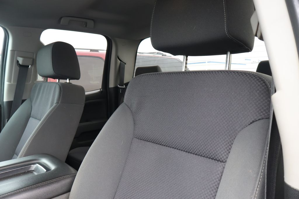 Thumbnail: 2018 Chevrolet Silverado 1500 - 13