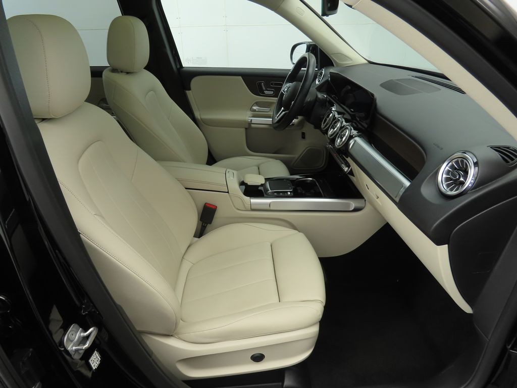 Thumbnail: 2023 Mercedes-Benz GLB - 20