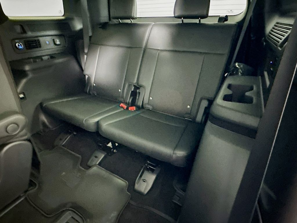 Thumbnail: 2025 Hyundai Santa Fe - 28