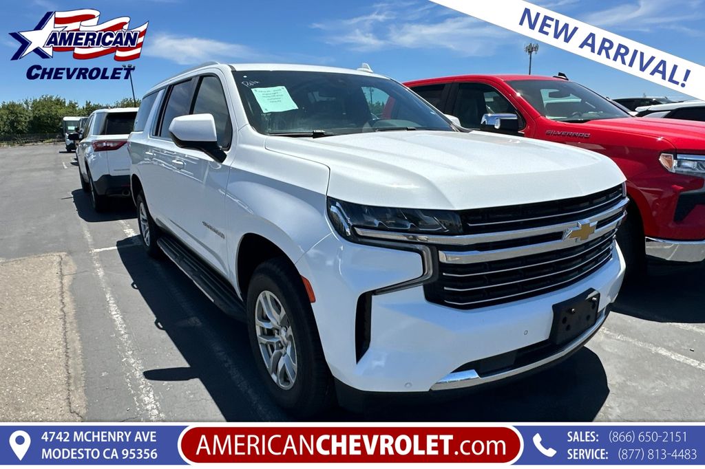 Summit White 2023 Chevrolet Suburban LT 4WD SUV / Crossover Four-Wheel Drive