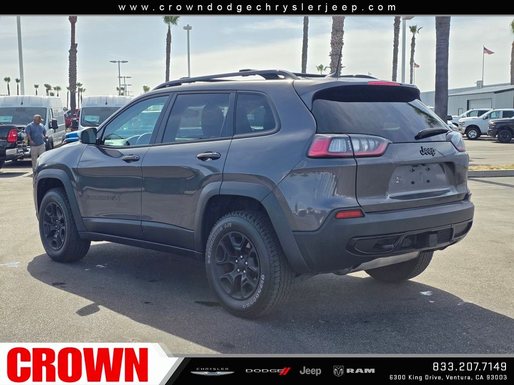 View vehicle photo 4