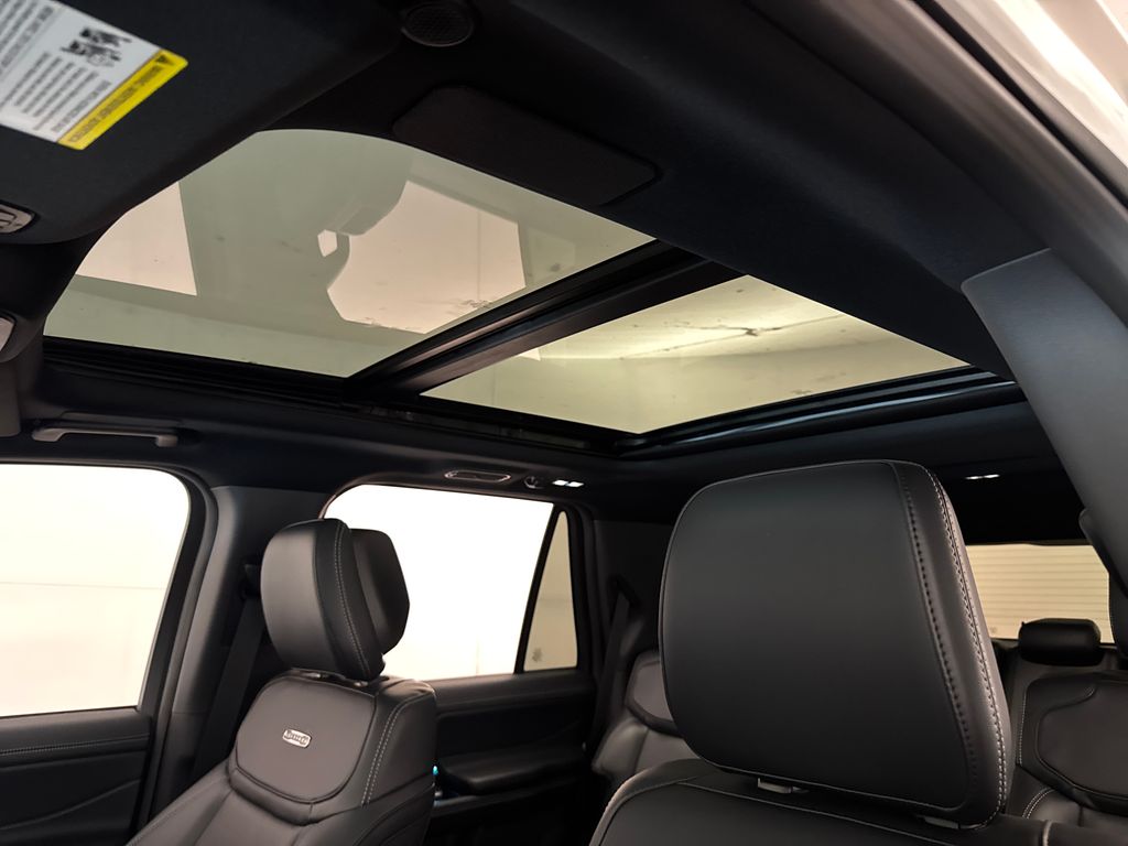 New 2027 White Ford Platinum image 37