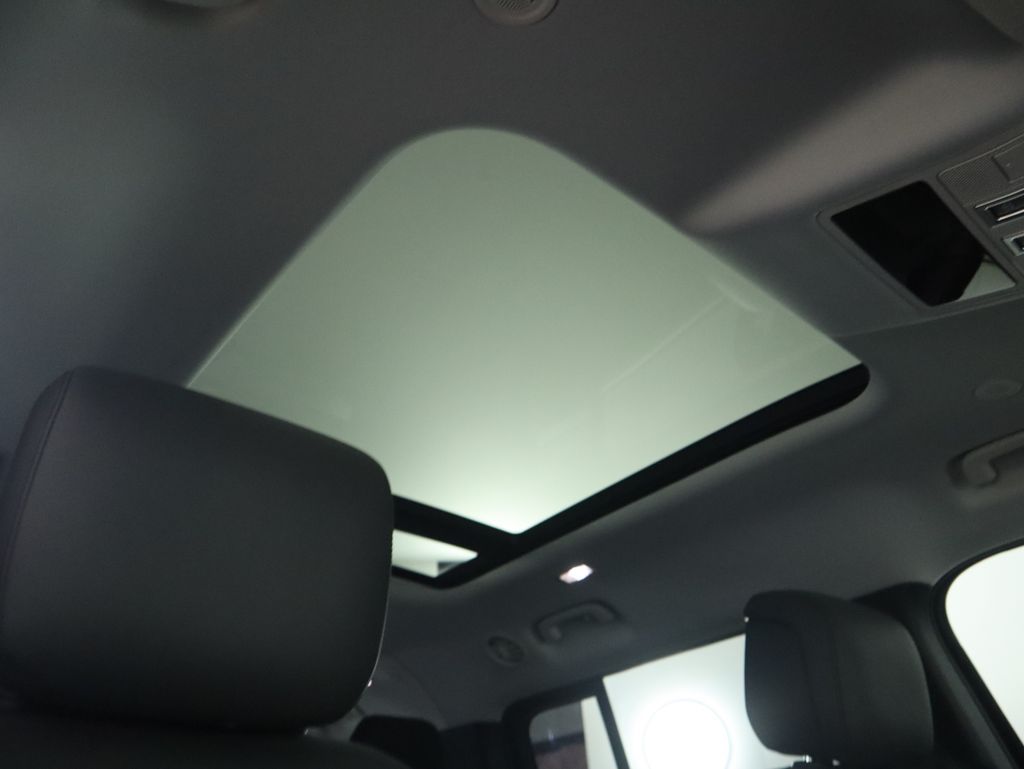 Thumbnail: 2025 Land Rover Defender - 20