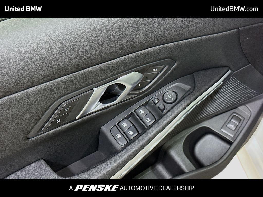 Thumbnail: 2026 BMW 3 Series - 3