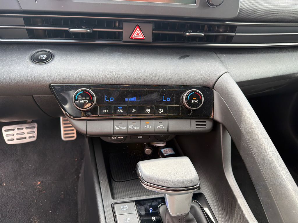 Used 2025 Red Hyundai SEL Sport image 27