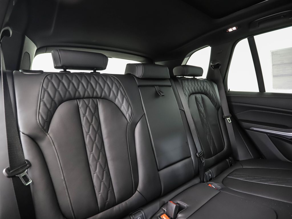 Thumbnail: 2026 BMW X5 - 28