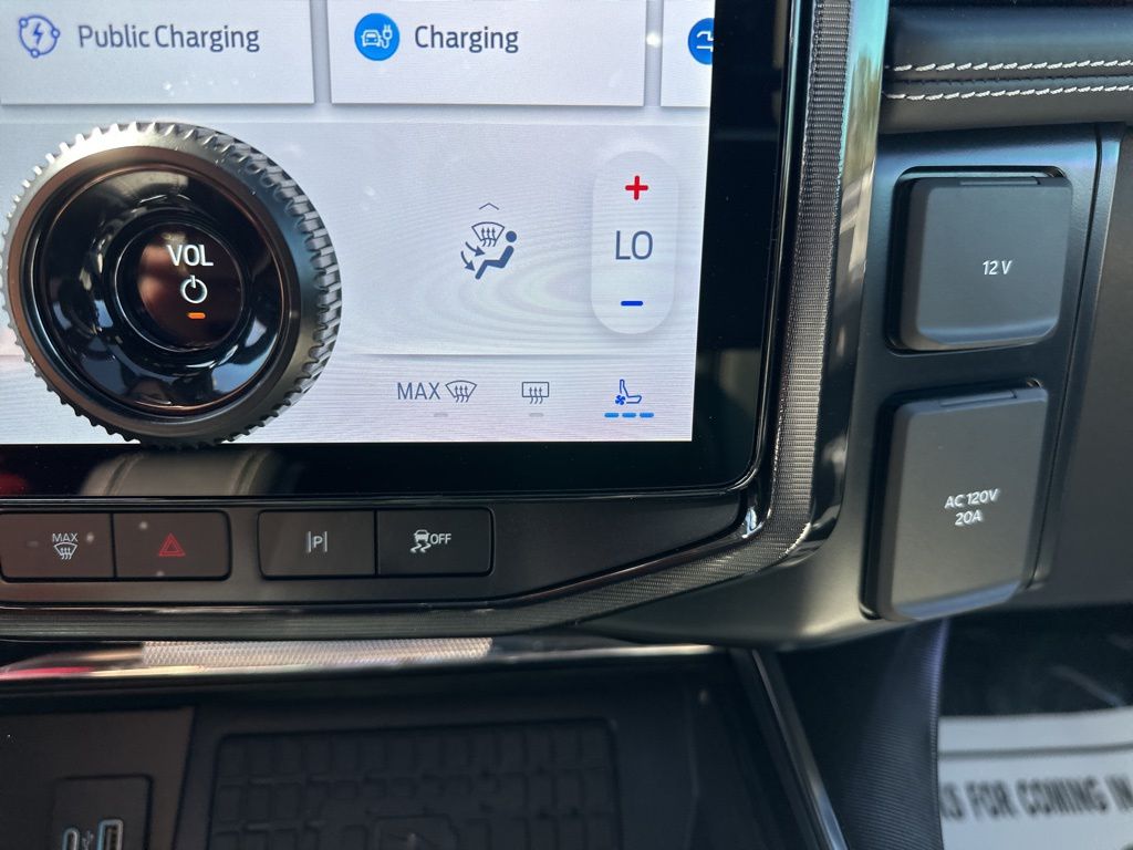 2024 Avalanche Ford F-150 Lightning Platinum AWD Truck