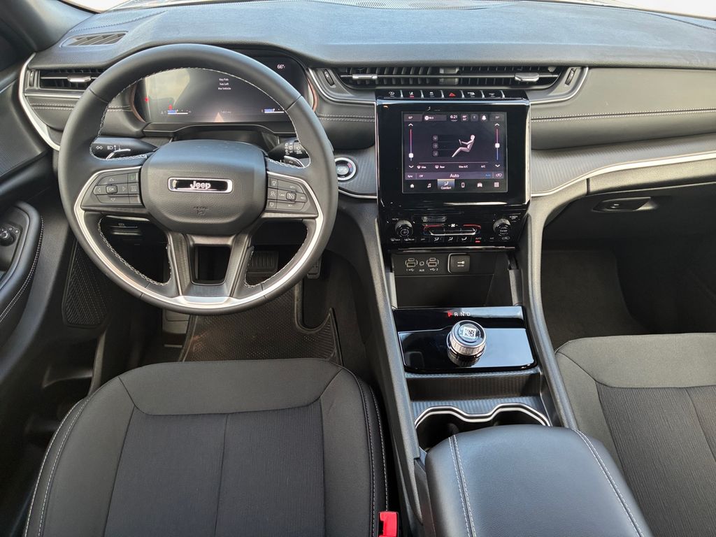 New Car 2025 Jeep Grand Cherokee  Laredo For Sale Under $35,000 In Austin, Texas