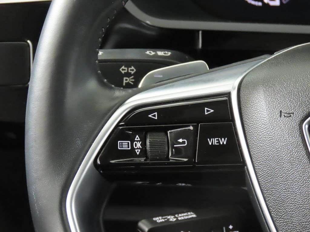 Thumbnail: 2019 Audi e-tron - 15