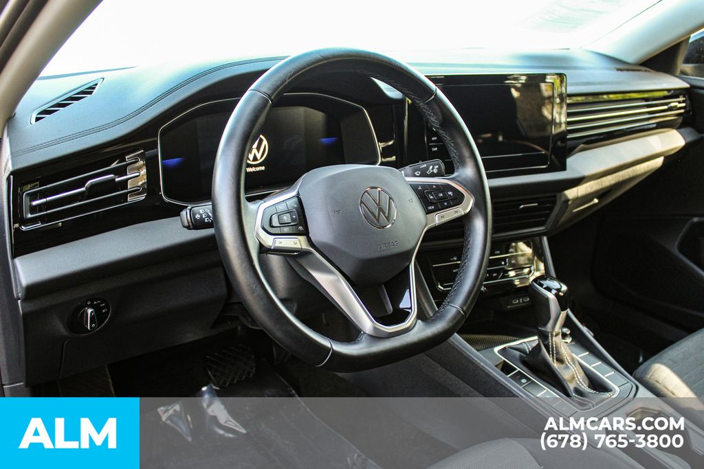 Used 2025 Black Volkswagen 1.5T S image 21