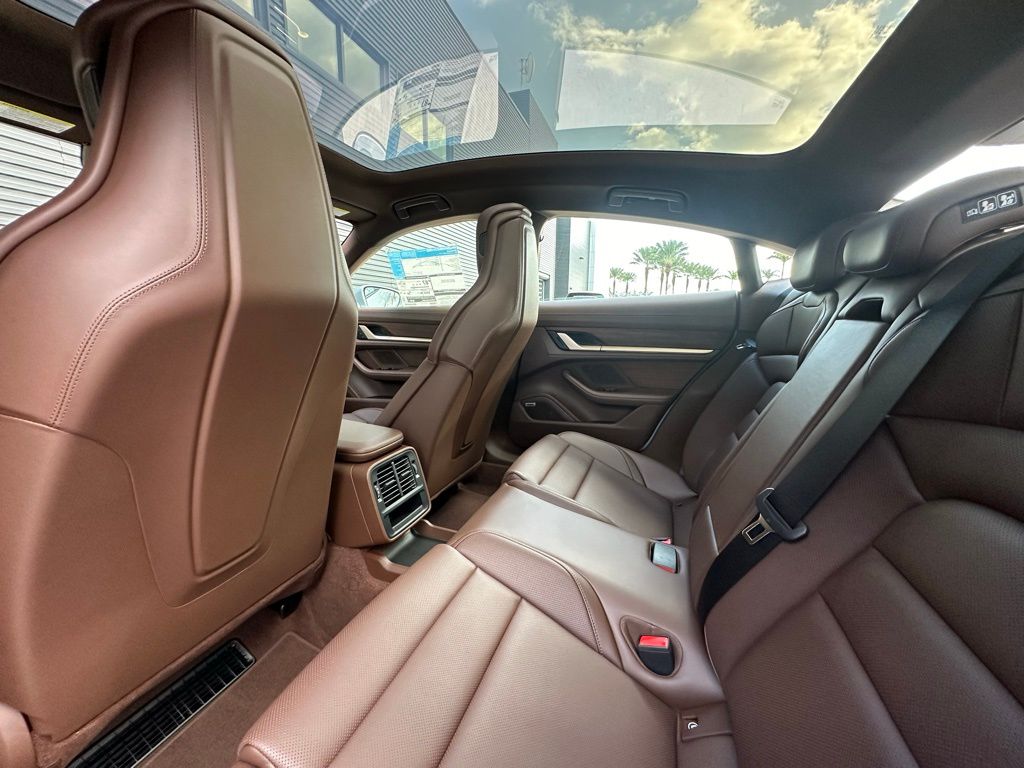 2025 Porsche Taycan 4S 27