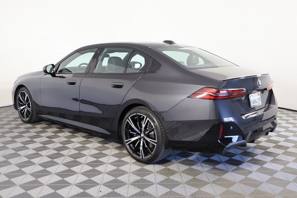 Thumbnail: 2026 BMW 5 Series - 6