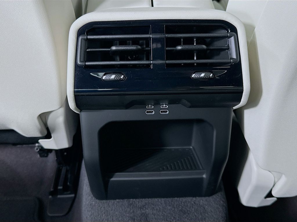 Thumbnail: 2026 BMW i5 - 18