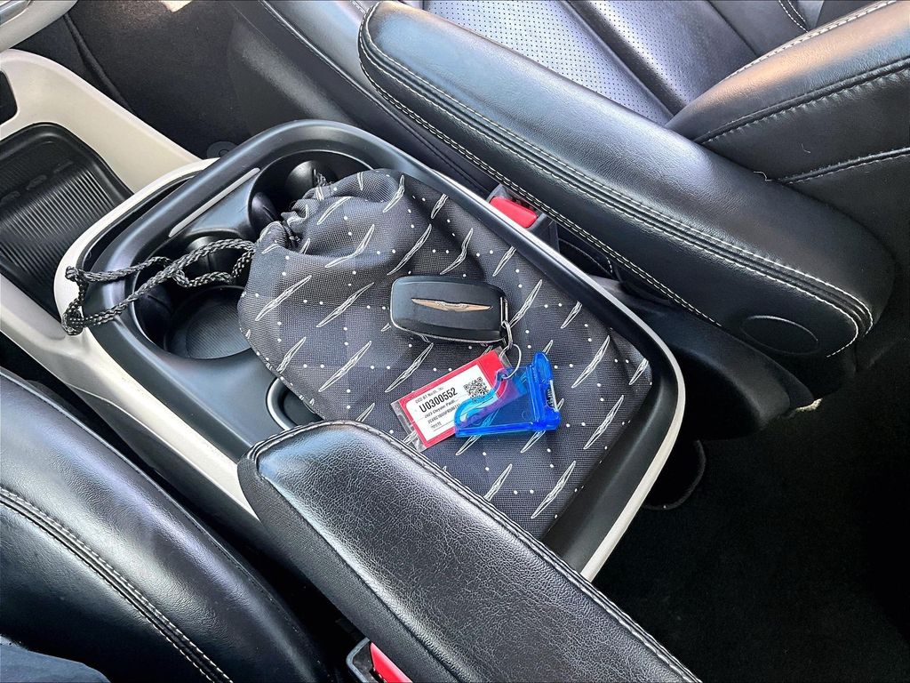 2023 Chrysler Pacifica — photo 31