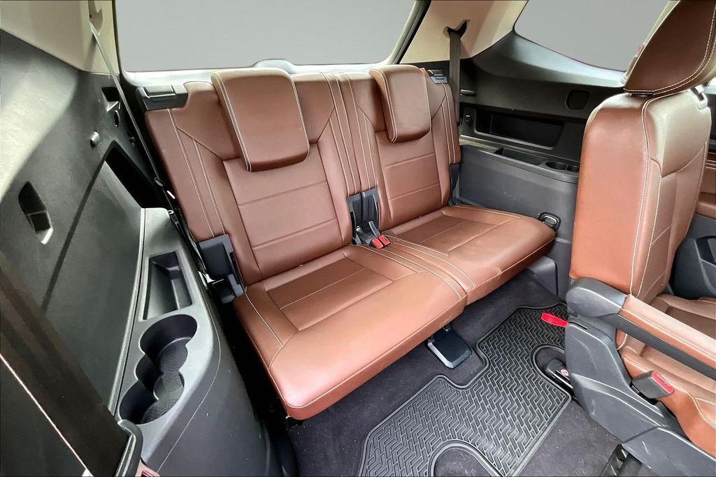 2021 Volkswagen Atlas 3.6L V6 SE w/Technology White at DeMontrond Auto Country
