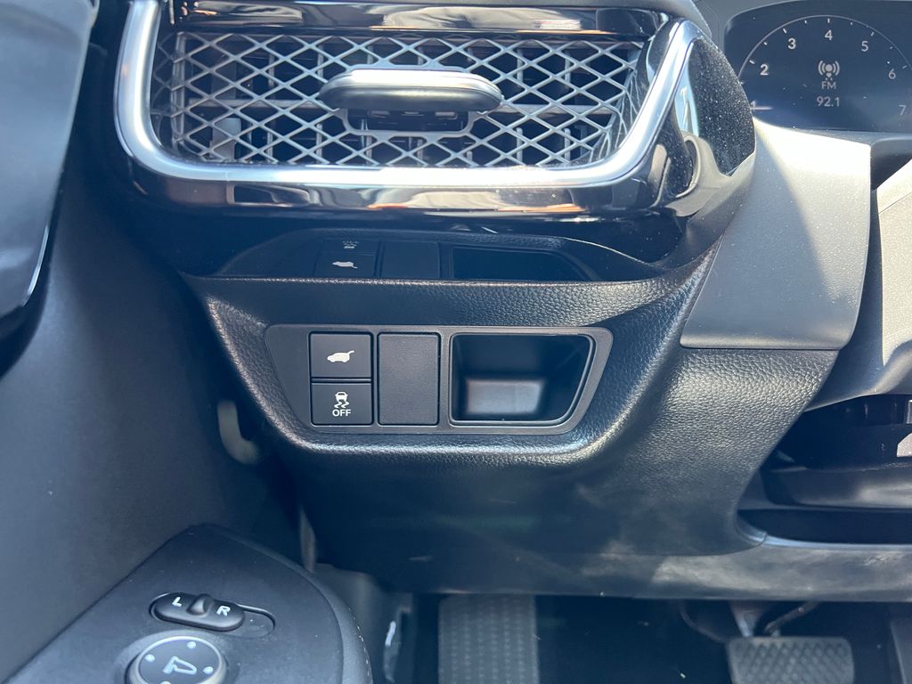2025 Acura ADX  16