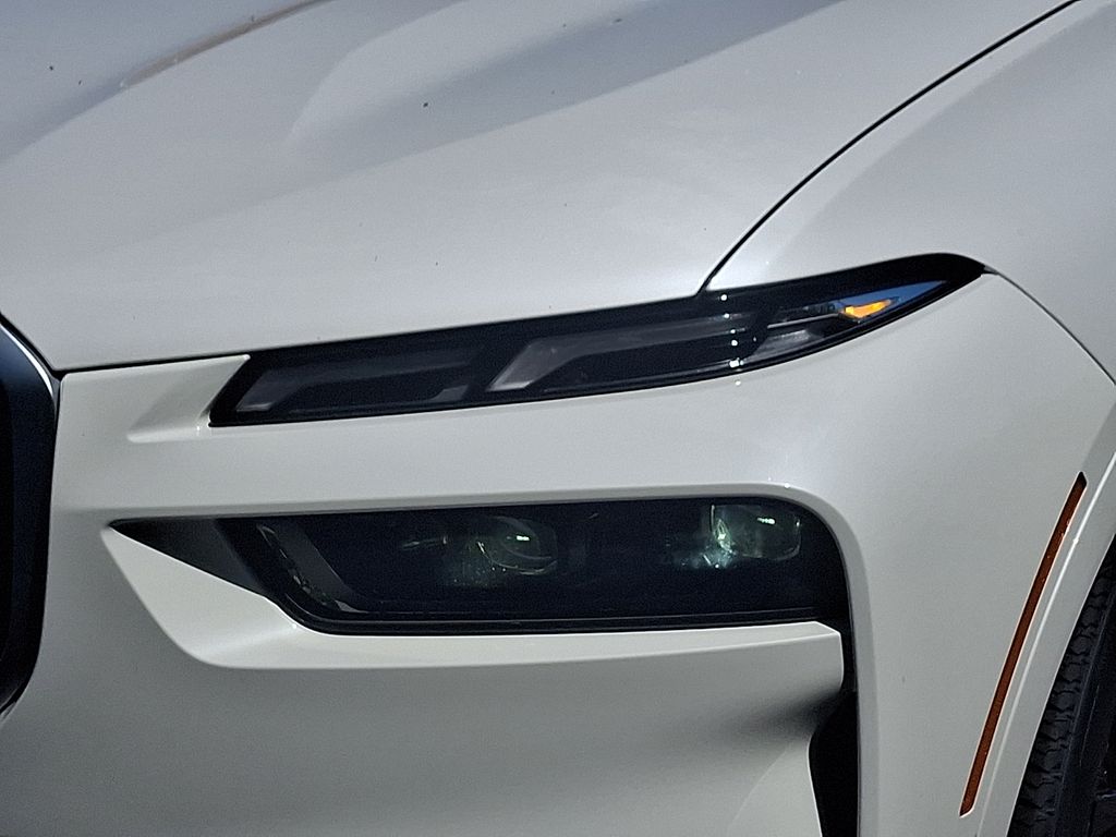 Thumbnail: 2025 BMW X7 - 9