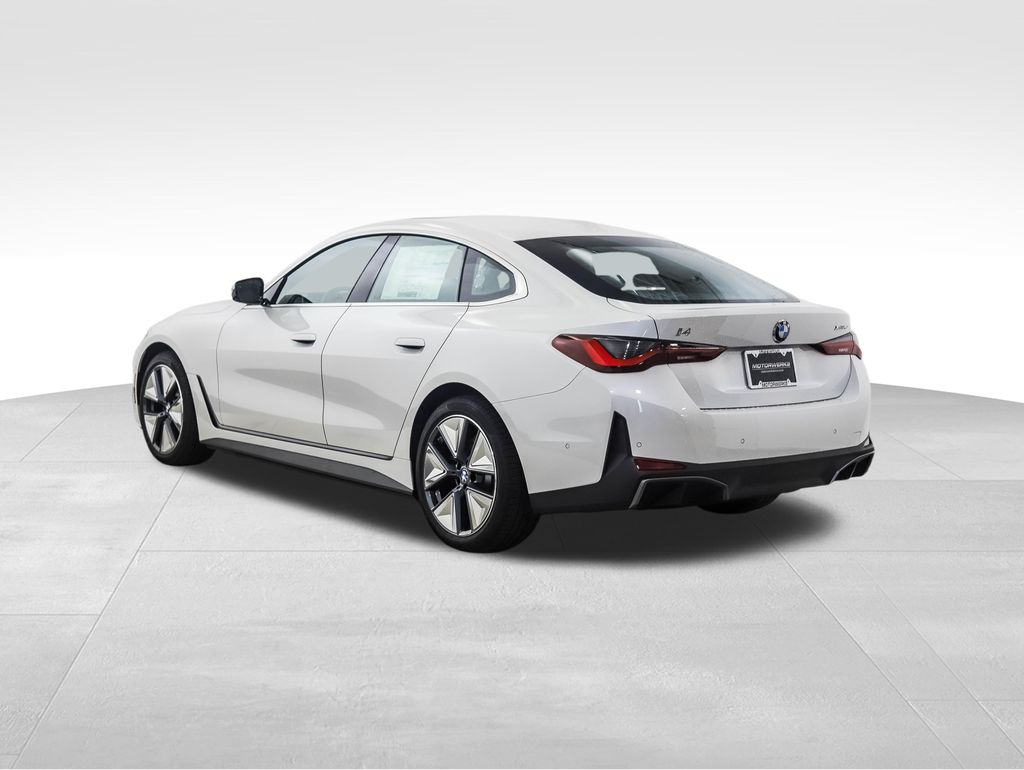 Thumbnail: 2026 BMW i4 - 3