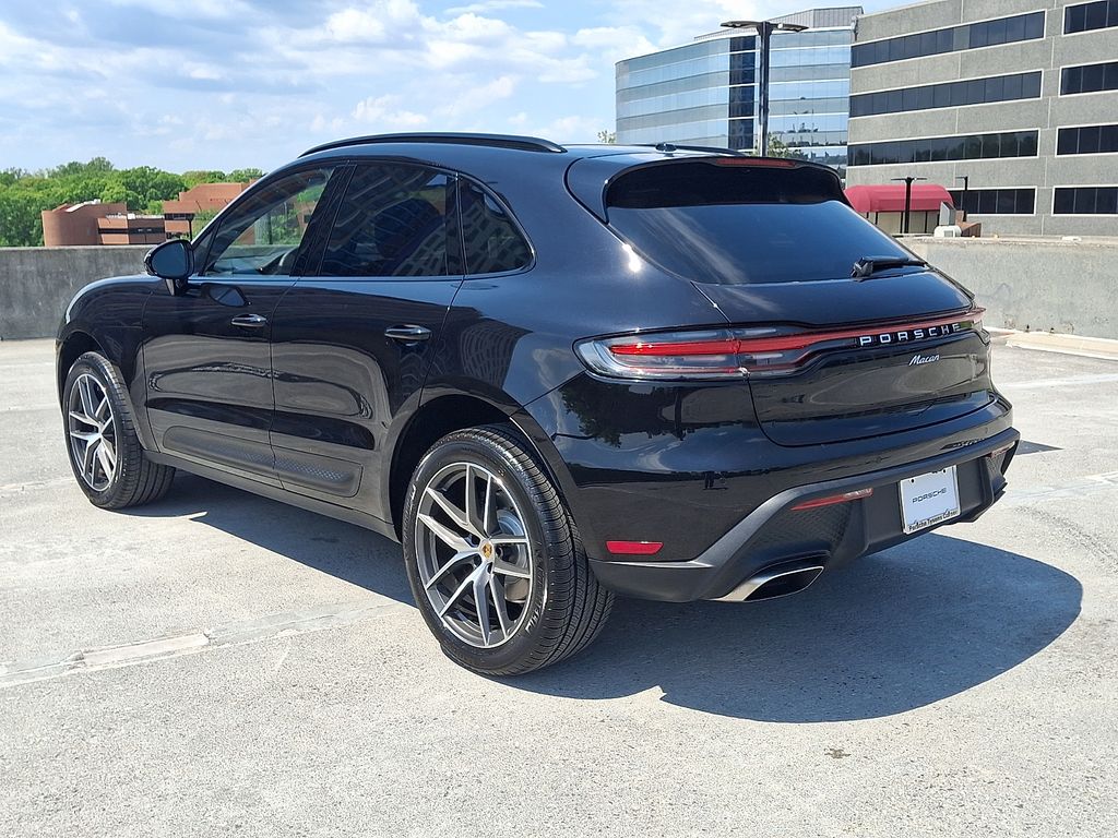 Thumbnail: 2026 Porsche Macan - 3