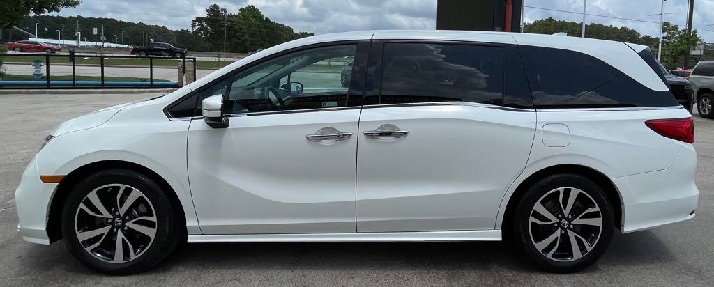 2018 Honda Odyssey Elite White at Community Honda
