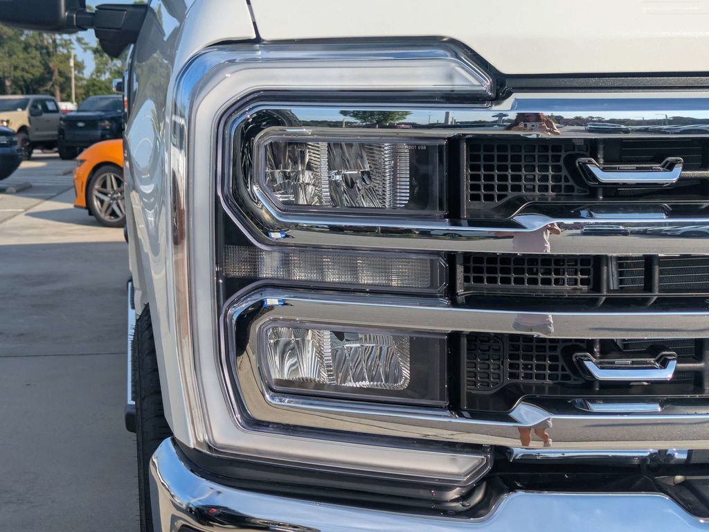 2026 Ford F-350 Super Duty LARIAT