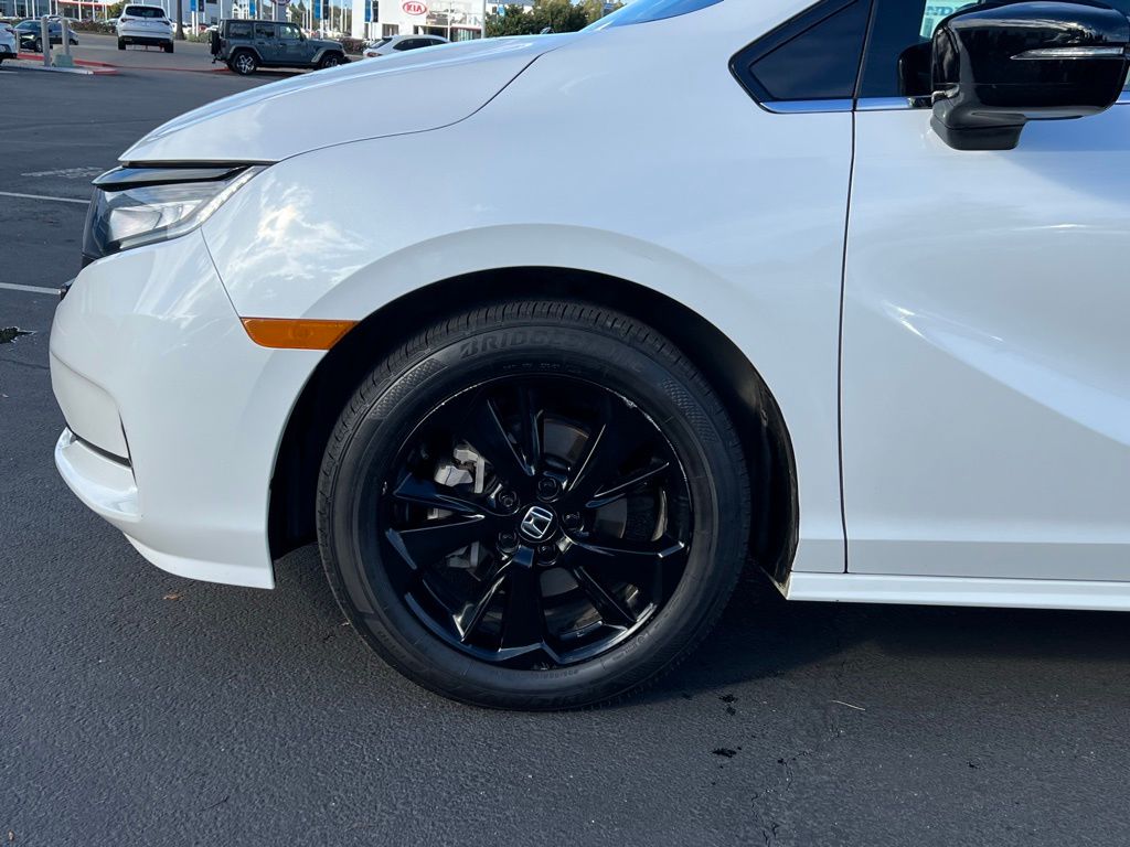 Thumbnail: 2023 Honda Odyssey - 5