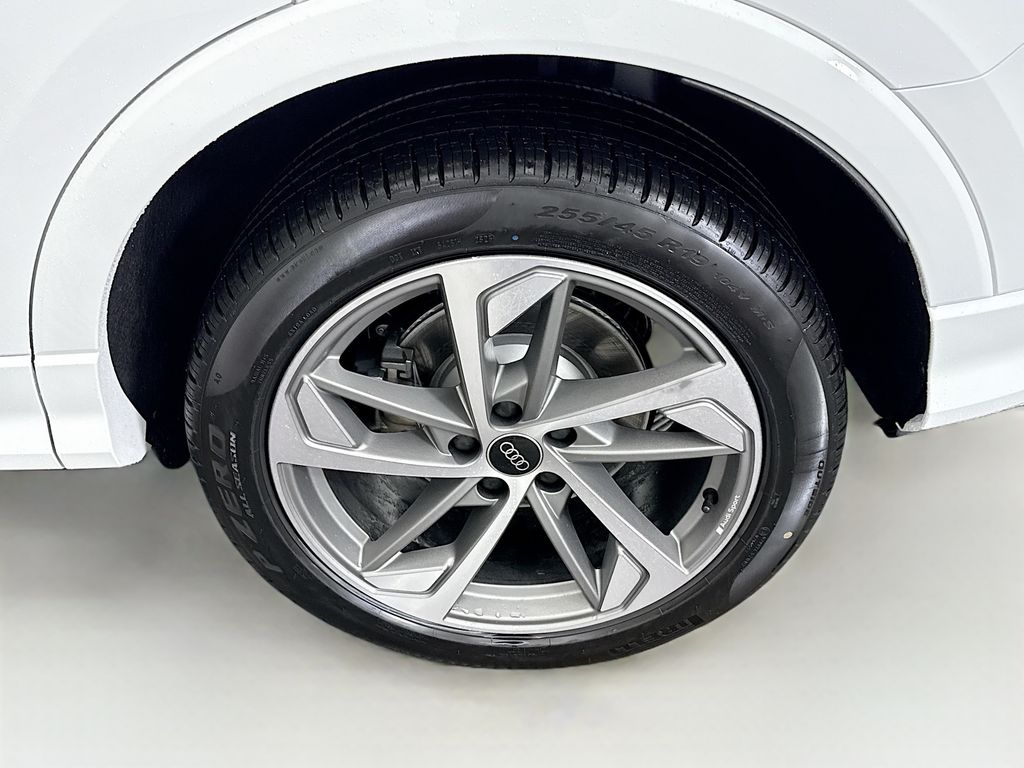 Thumbnail: 2025 Audi Q3 - 29