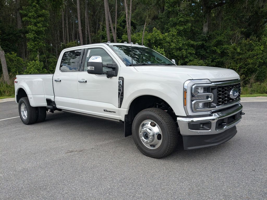 2026 Ford F-350 Super Duty LARIAT