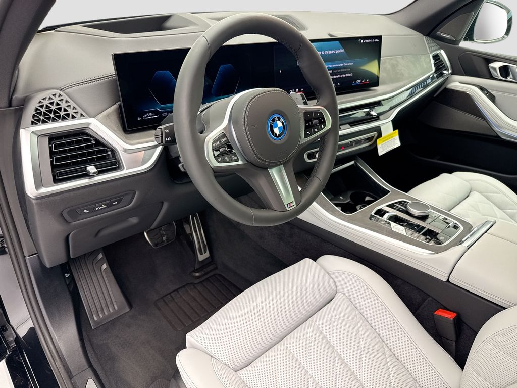 Thumbnail: 2026 BMW X5 - 9