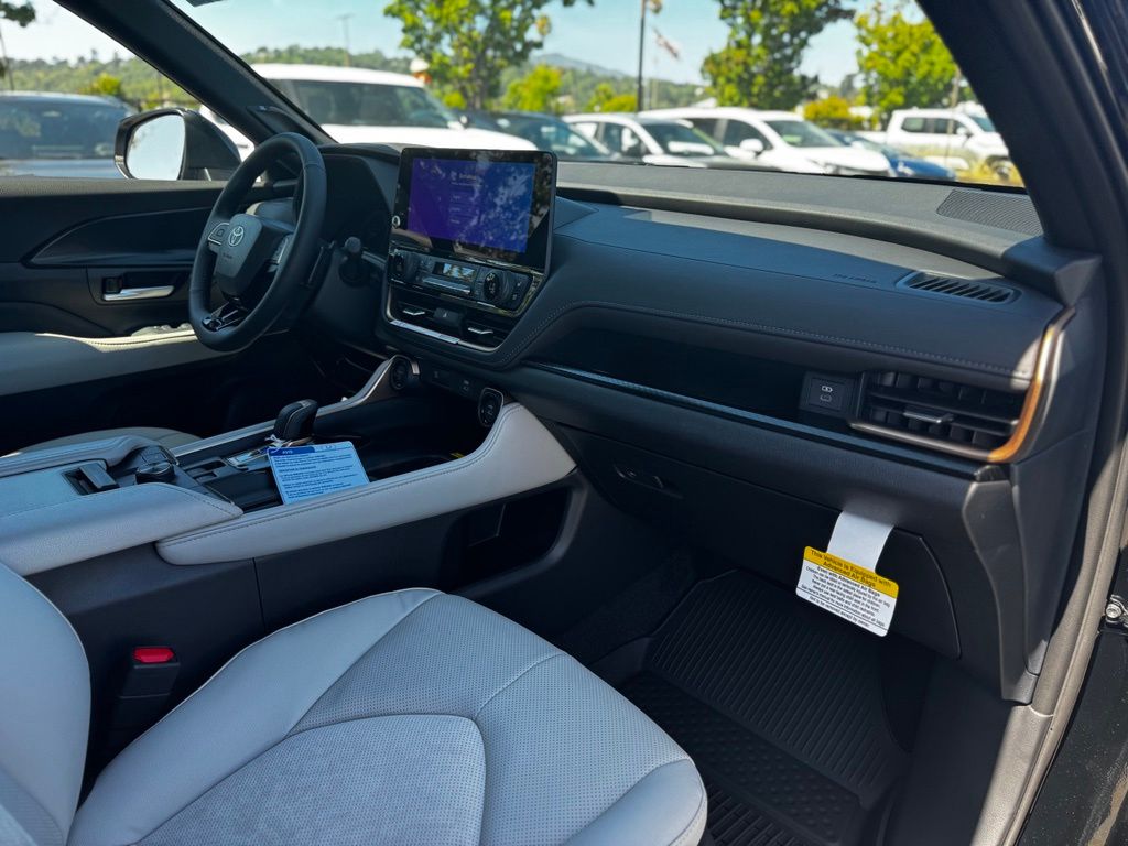 New 2026 Toyota Grand Highlander Hybrid SUV