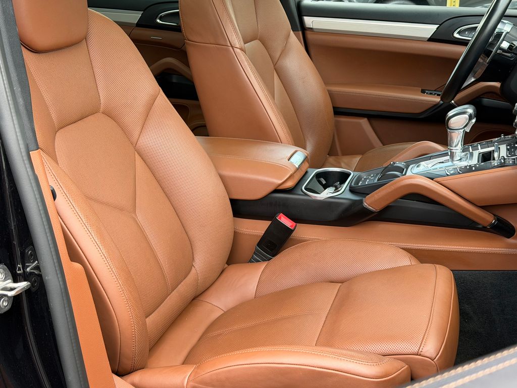 Thumbnail: 2017 Porsche Cayenne - 10