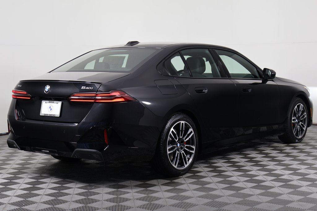 Thumbnail: 2026 BMW 5 Series - 2