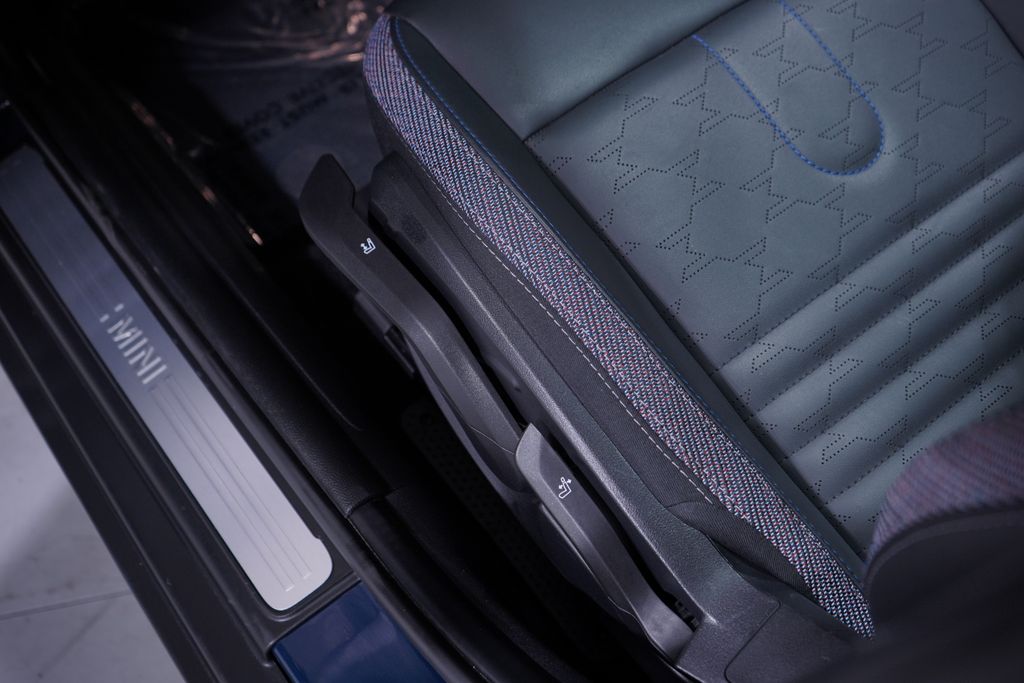 Thumbnail: 2025 MINI Cooper - 15