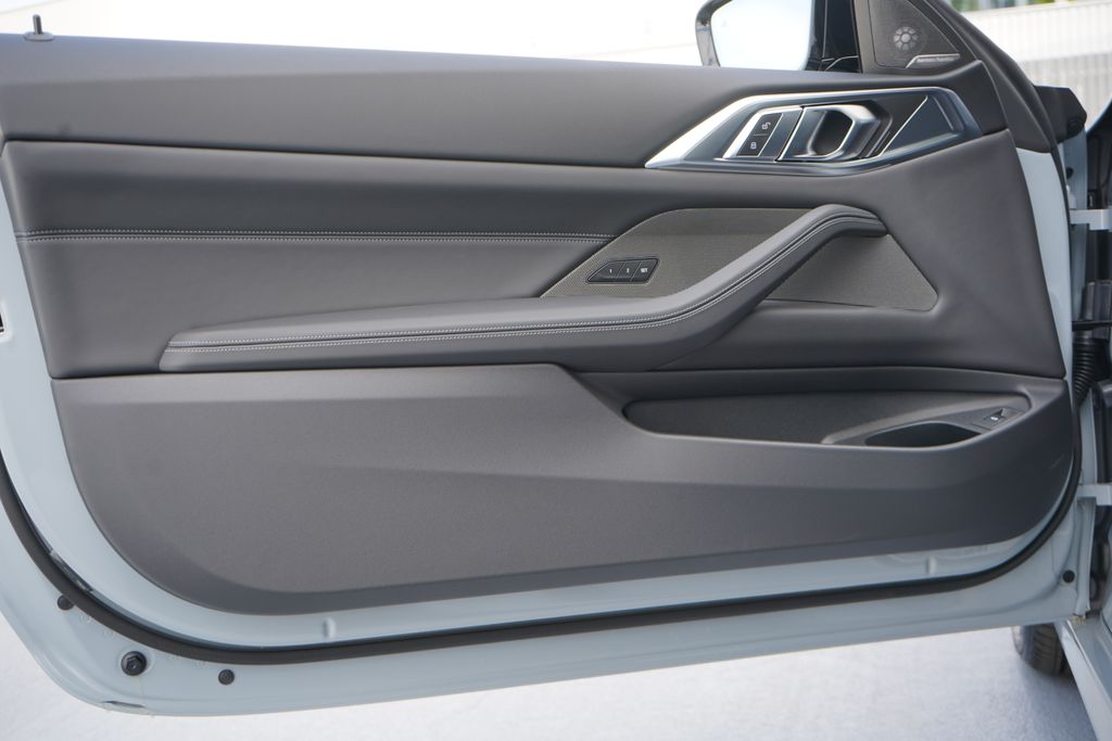 Thumbnail: 2025 BMW 4 Series - 9