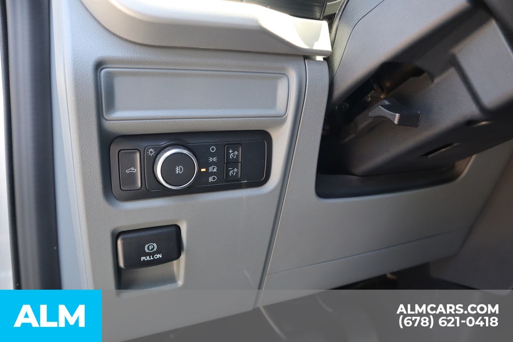 Used 2021 Silver Ford XLT image 13