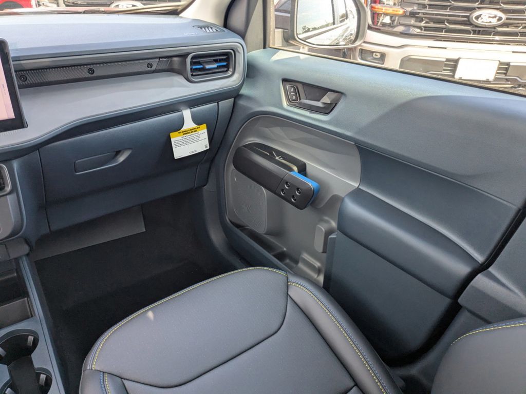2025 Ford Maverick Lobo Standard