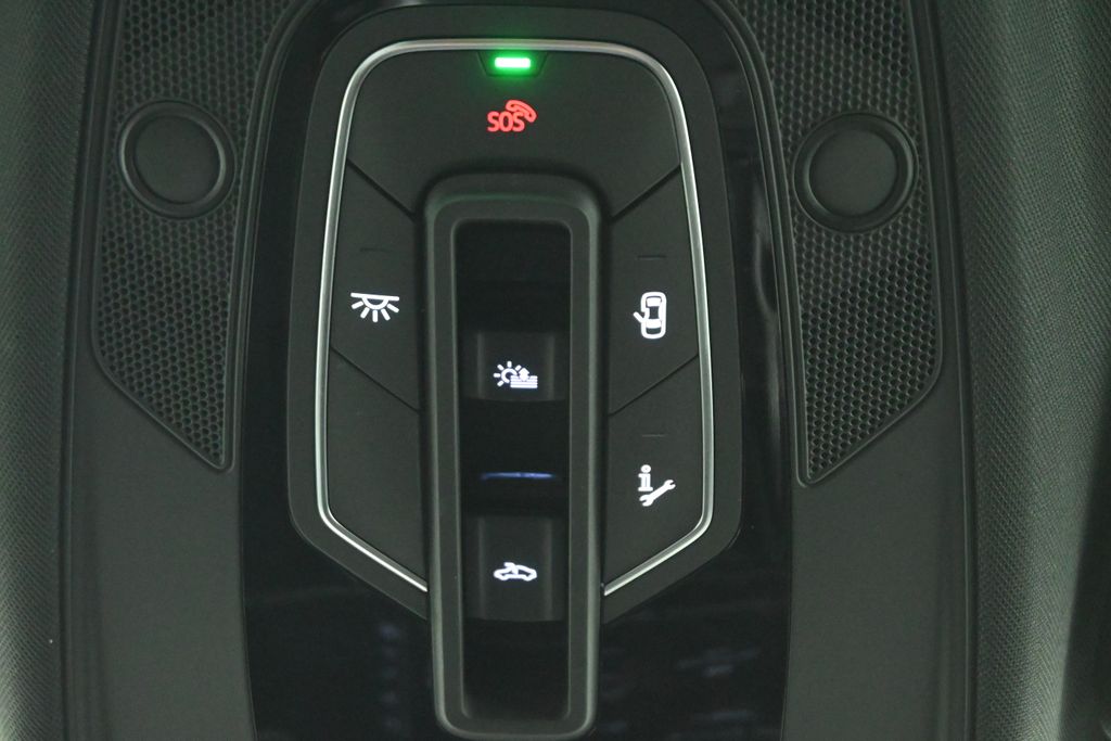 Thumbnail: 2024 Audi RS Q8 - 24