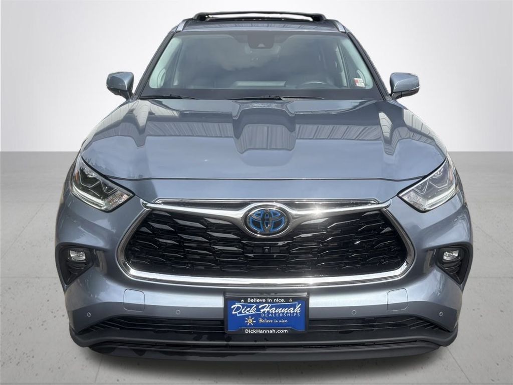 2023 Toyota Highlander Hybrid Limited photo 3