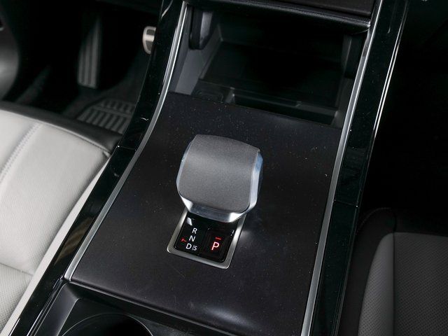 New 2026 White Land Rover Hoxton Edition image 13