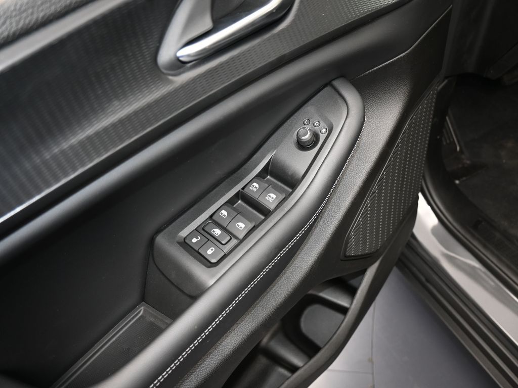 New 2026 Baltic Gray Metallic Clearcoat Jeep Laredo image 14